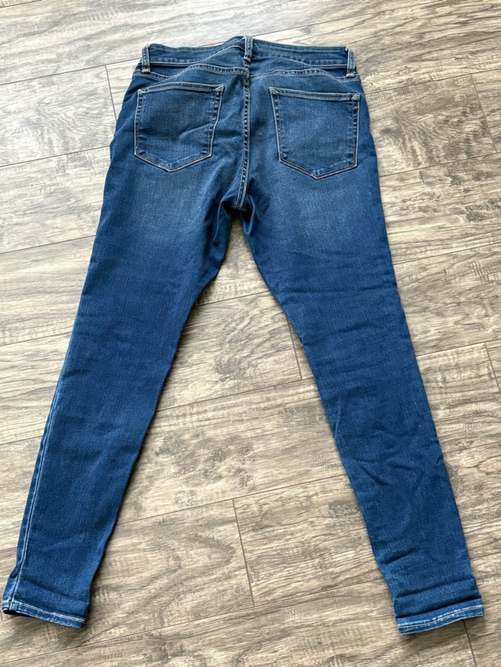 a.n.a Women's Medium Blue Skinny Jeans - Picture 3 of 3